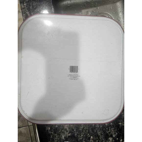 Vintage 1987 the Tin Box Company Square Serving Tray Tin Floral Red And Gold - Picture 10 of 11